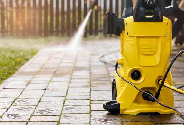 Best Sidewalk and Walkway Cleaning  in North Lindenhurst, NY